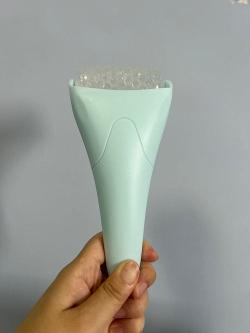 Masajeador Facial con Rodillo de Hielo
